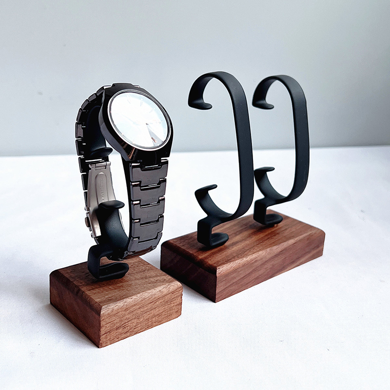 木製C型ジュエリーディスプレイスタンド 無垢材デスクトップカ - Jewelry And Watches Inc のレビューと価格