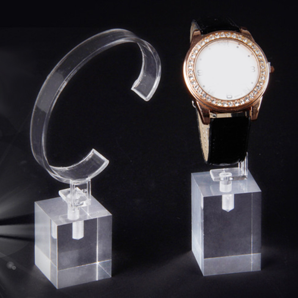 3個入り C字型アクリル製腕時計展示スタンド。高級感のある滑 - Jewelry And Watches Inc のレビューと価格